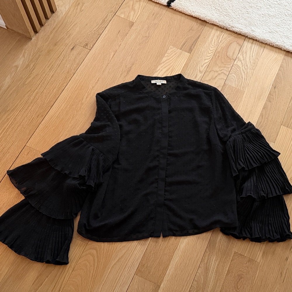 Lucy Paris Black Ruffle Sleeve Top